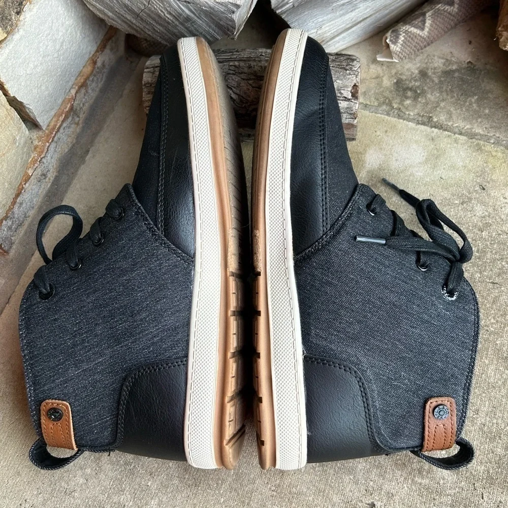 Levi’s Hi-top denim mens casual canvas lace up sneakers Sz-9.  F‎